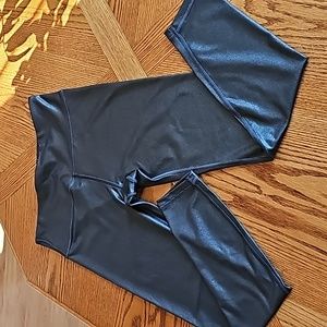 NWOT Athleta ultra high rise tights.